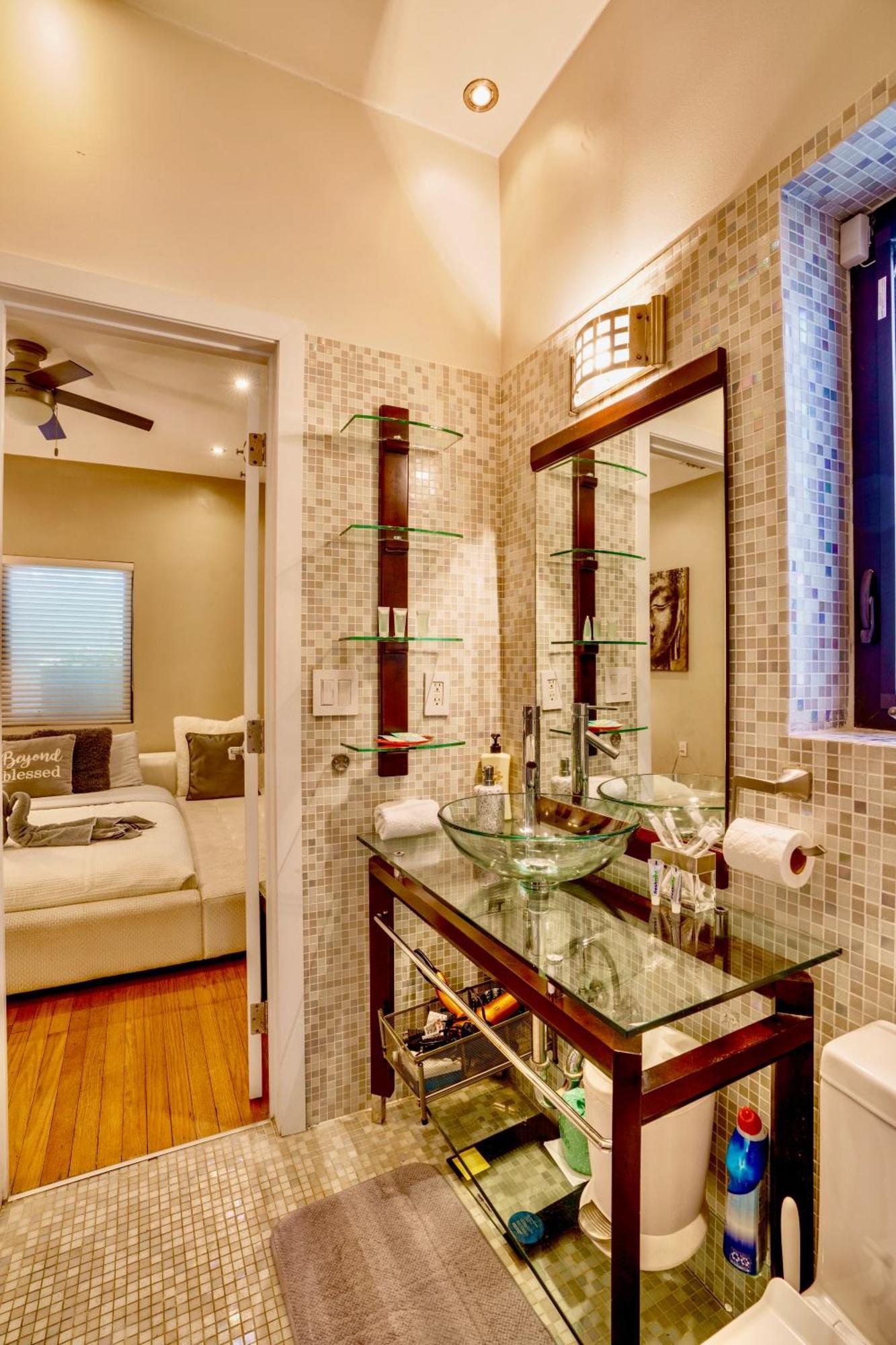 Entire Private Beautiful 2 Bedroom Plus Den House With Gated Front&Back Yard And Free Parking 10Min Drive To Miami Beach Экстерьер фото