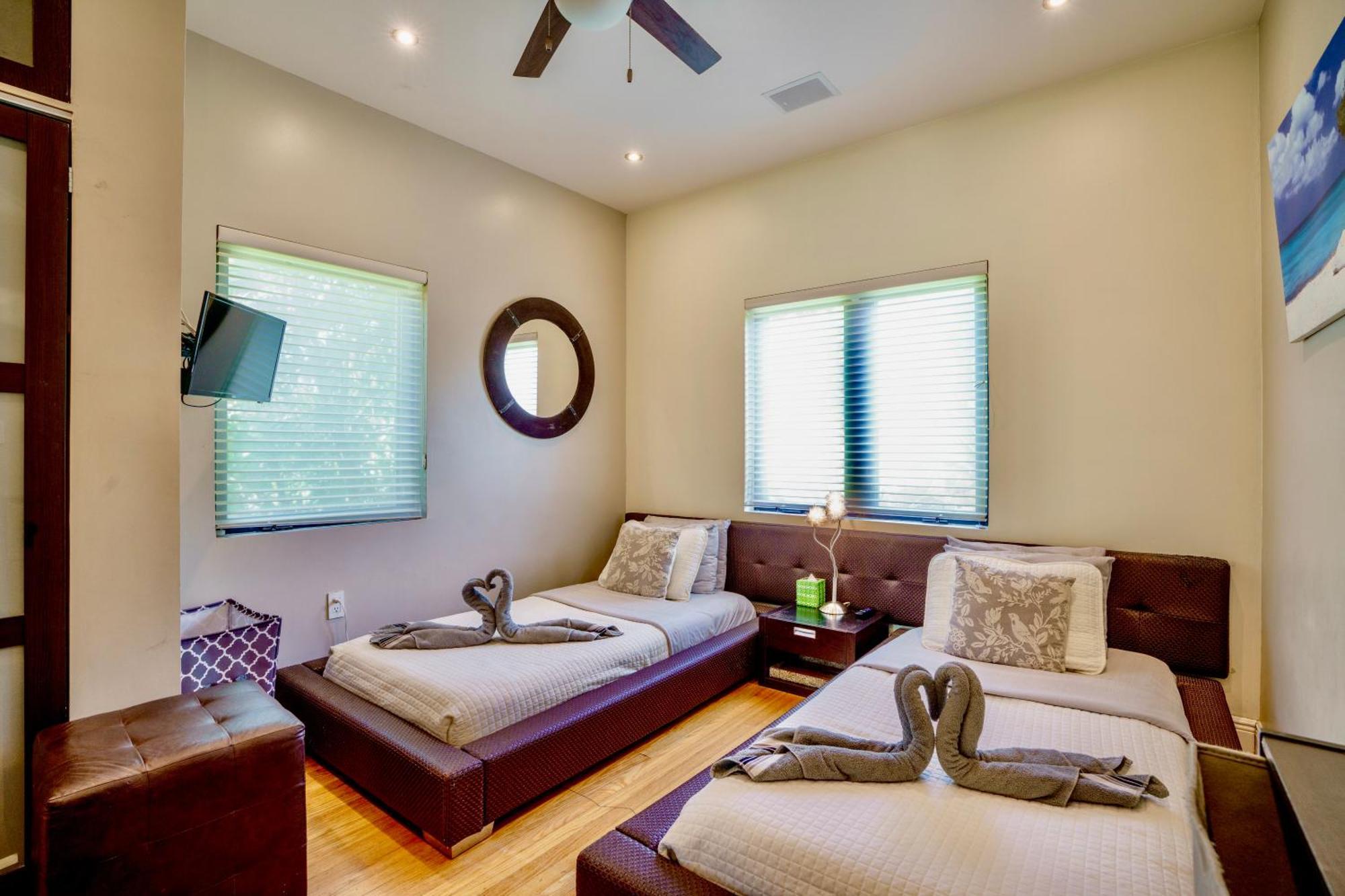 Entire Private Beautiful 2 Bedroom Plus Den House With Gated Front&Back Yard And Free Parking 10Min Drive To Miami Beach Экстерьер фото