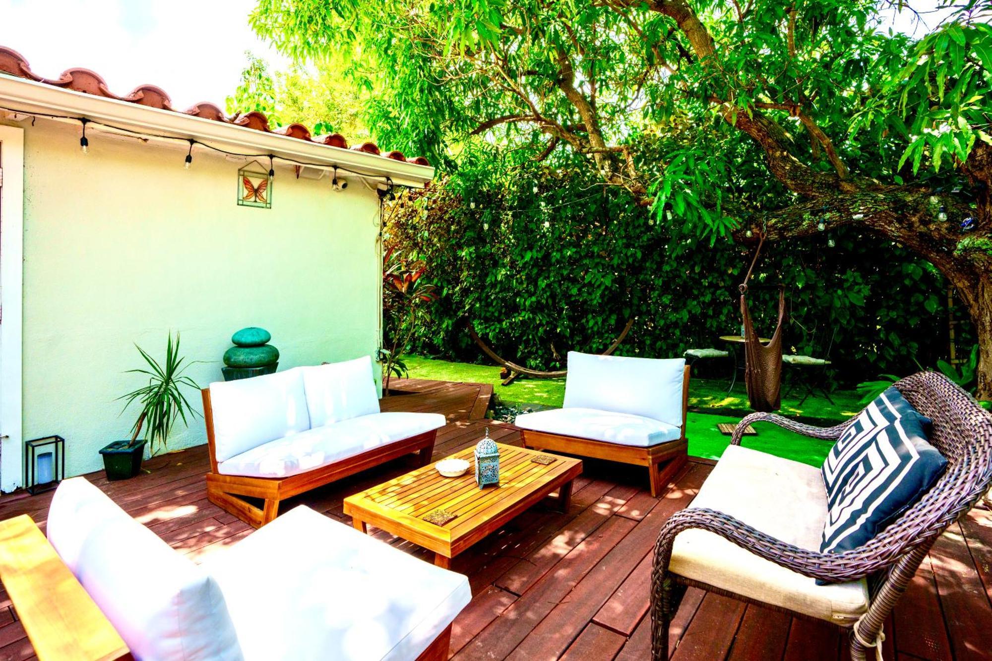 Entire Private Beautiful 2 Bedroom Plus Den House With Gated Front&Back Yard And Free Parking 10Min Drive To Miami Beach Экстерьер фото