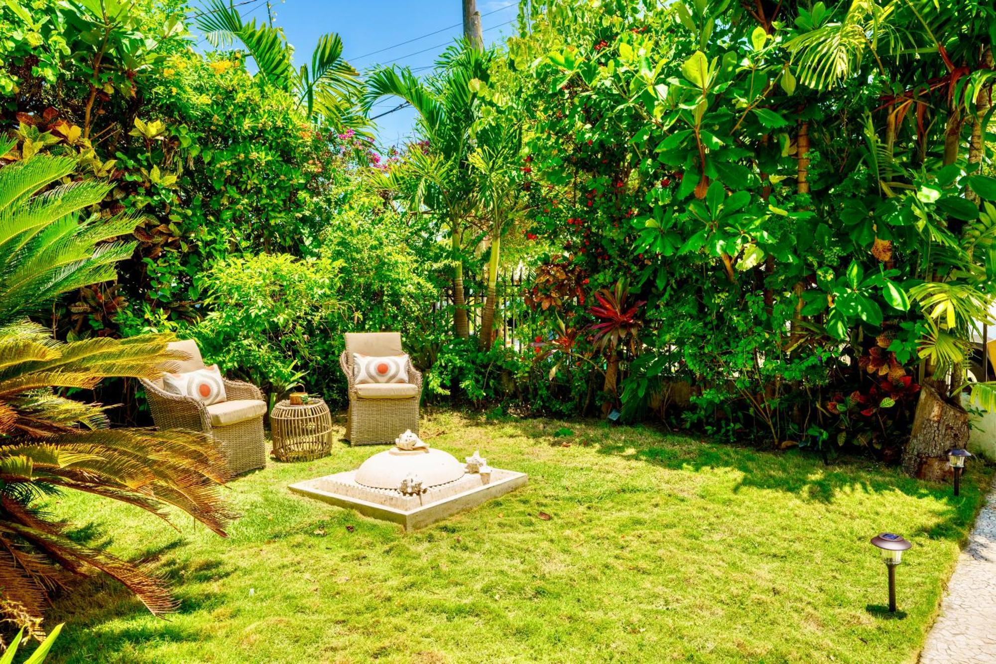 Entire Private Beautiful 2 Bedroom Plus Den House With Gated Front&Back Yard And Free Parking 10Min Drive To Miami Beach Экстерьер фото