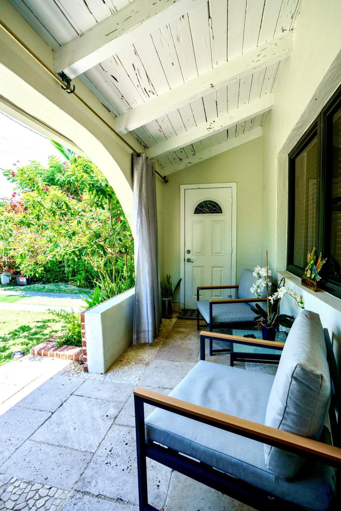 Entire Private Beautiful 2 Bedroom Plus Den House With Gated Front&Back Yard And Free Parking 10Min Drive To Miami Beach Экстерьер фото